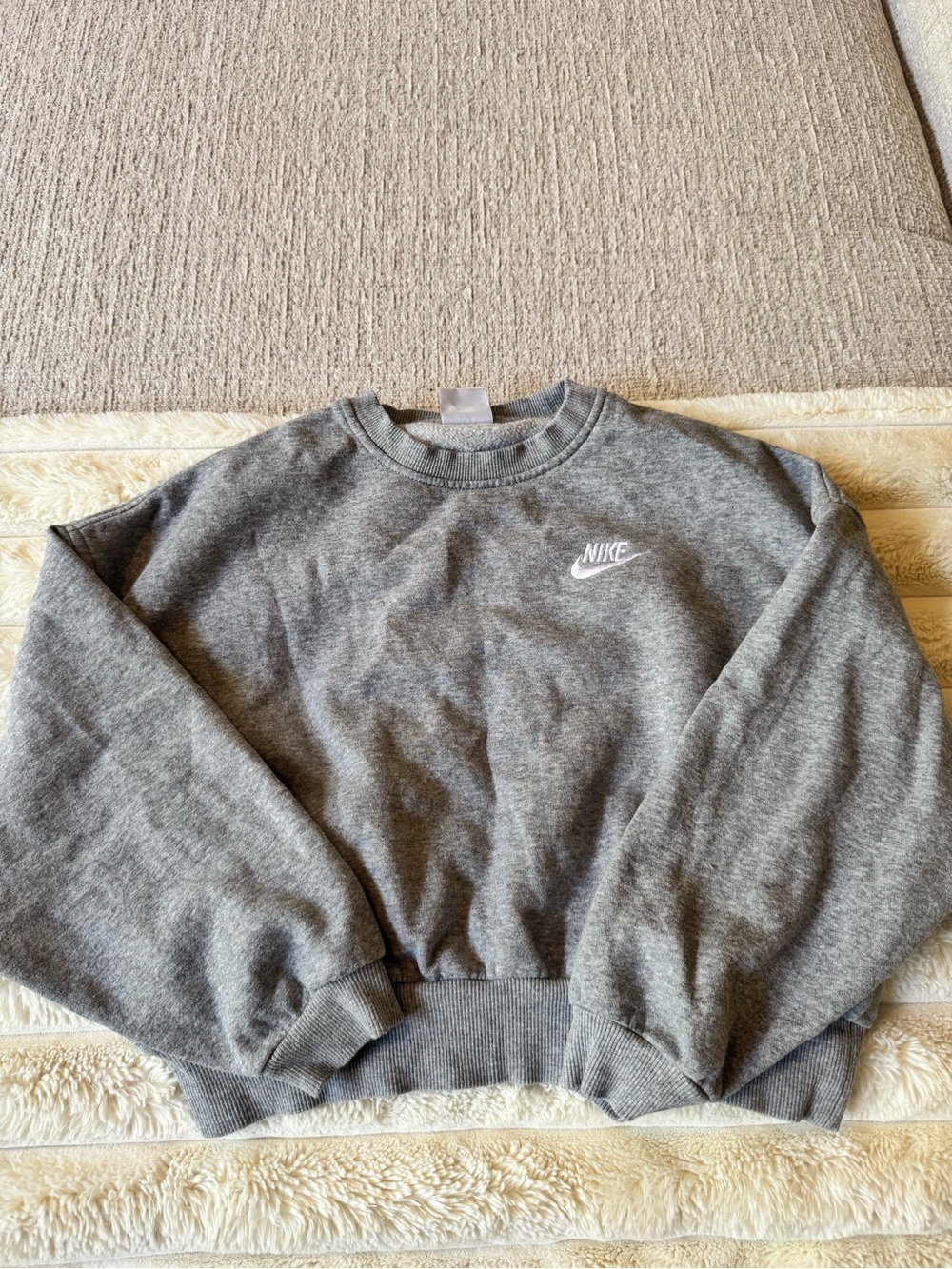 Nike girls gray fleece crewneck sweatshirt